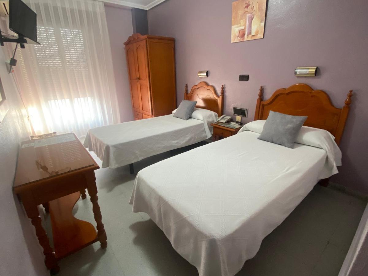 Hotel Lusitania, Centro Ciudad, Parking Privado Merida Bagian luar foto