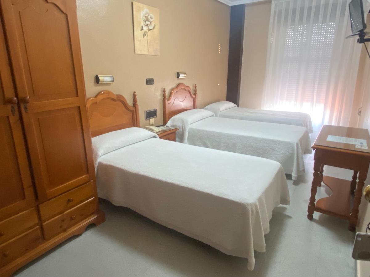 Hotel Lusitania, Centro Ciudad, Parking Privado Merida Bagian luar foto
