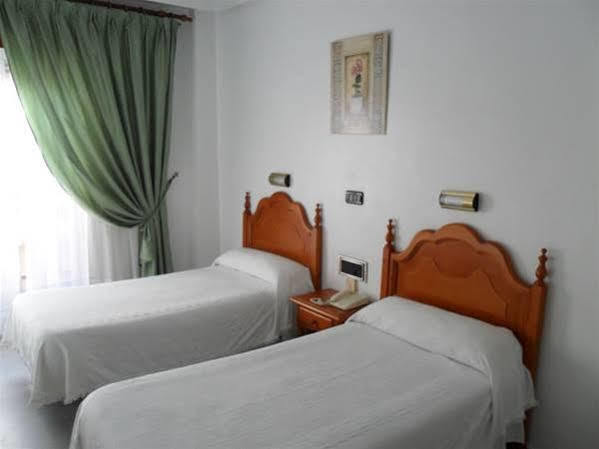 Hotel Lusitania, Centro Ciudad, Parking Privado Merida Bagian luar foto